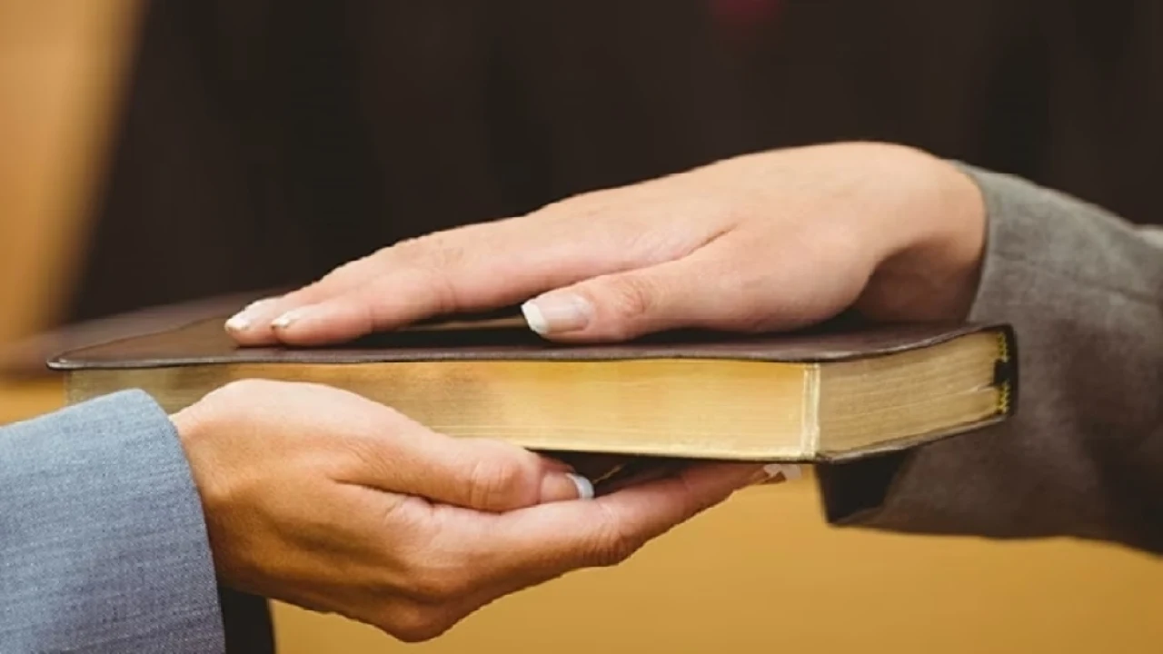 پذیرش اعاده دادرسی با عدول ادا کنندگان سوگند از قسم